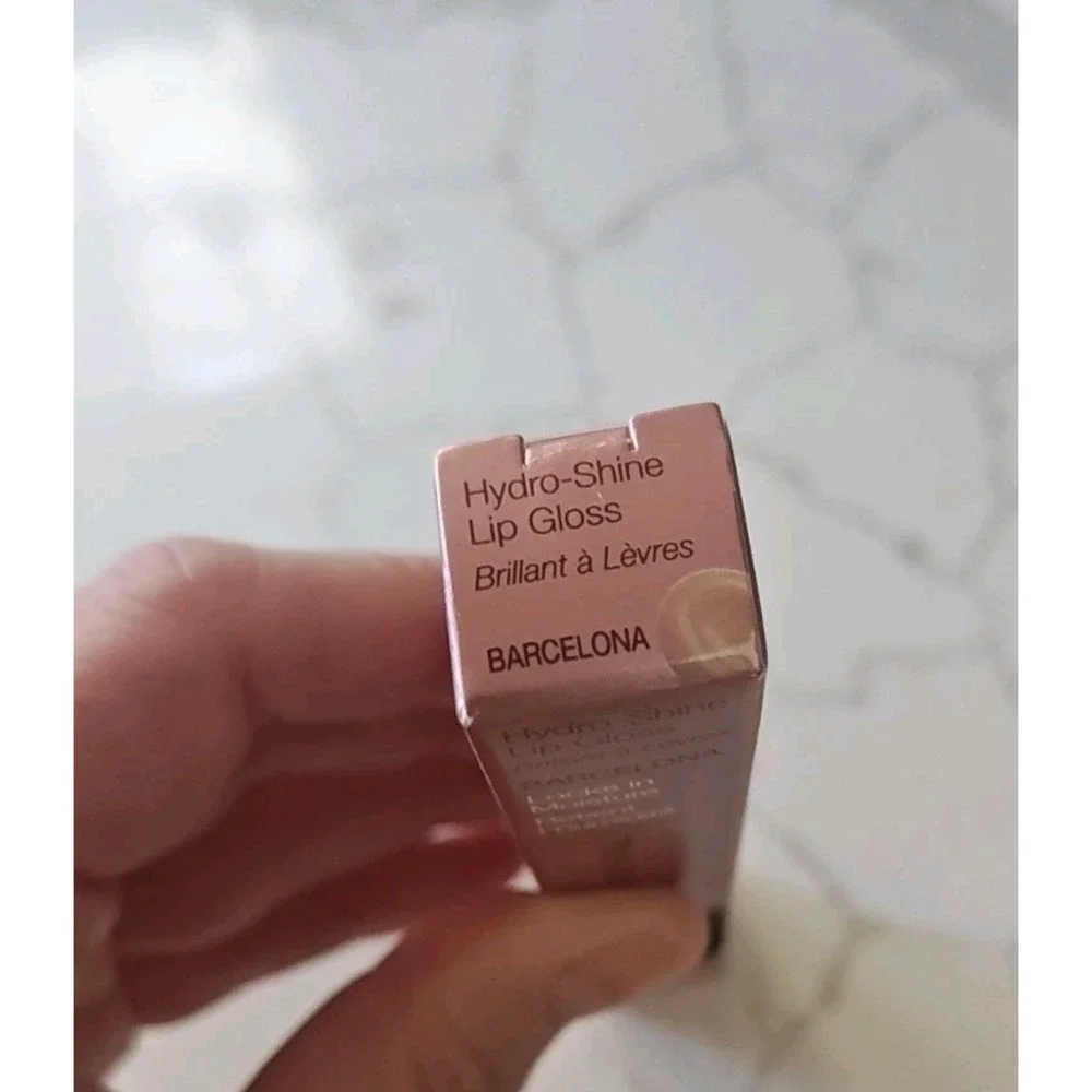 Mineral Fusion Hydro Shine Lip Gloss Barcelona 0.15 fl. oz. Hydrating Plumping - Picture 5 of 8